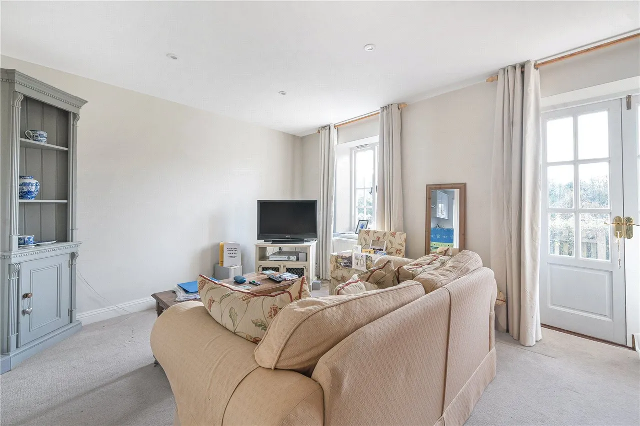 Tilford Street, Tilford, GU10, photo 2
