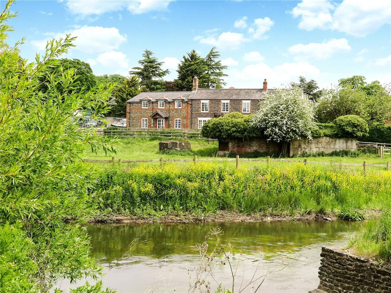 1 bed flat to rent, Tilford Street, Tilford, GU10