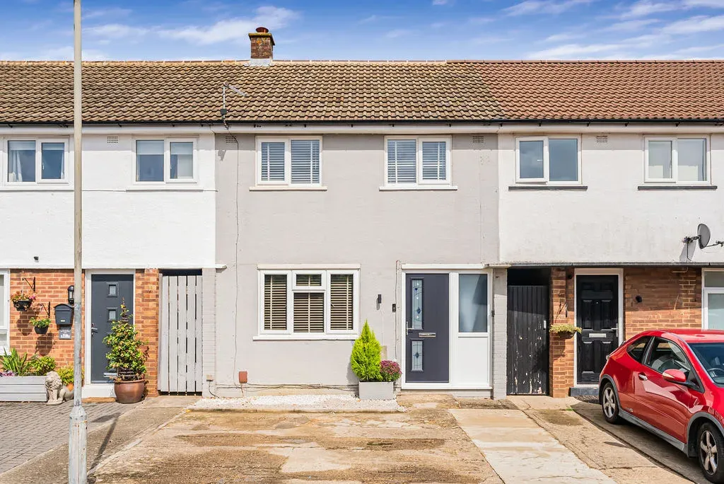 2 bed house for sale — Thames Close, Bletchley, Milton Keynes, Buckinghamshire, MK3 7BW