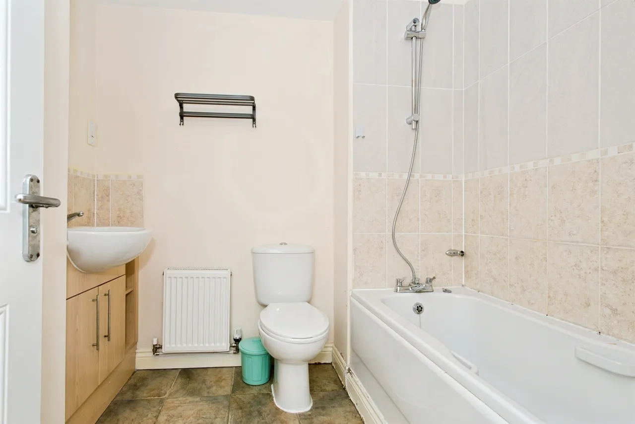 Merivale Way, Ely, photo 11