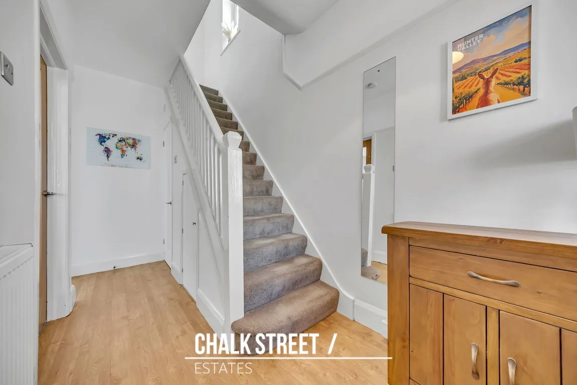 Upper Rainham Road, Hornchurch, RM12 4EF, photo 10