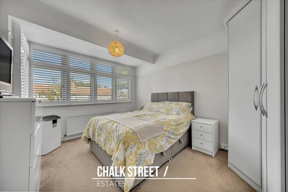 Upper Rainham Road, Hornchurch, RM12 4EF, photo 11