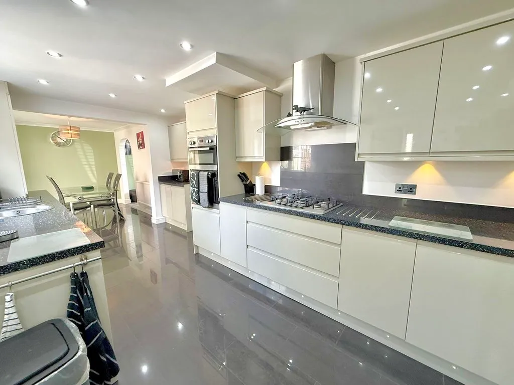 Bowland Crescent, Dunstable LU6 3QD, photo 5