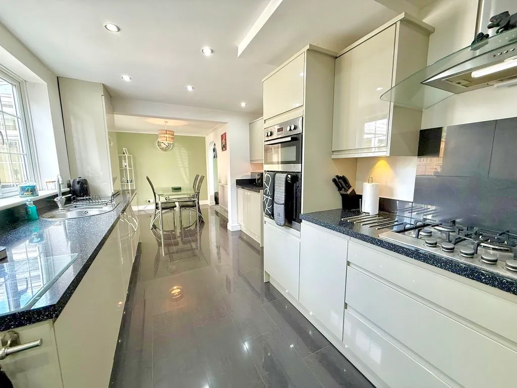 Bowland Crescent, Dunstable LU6 3QD, photo 7