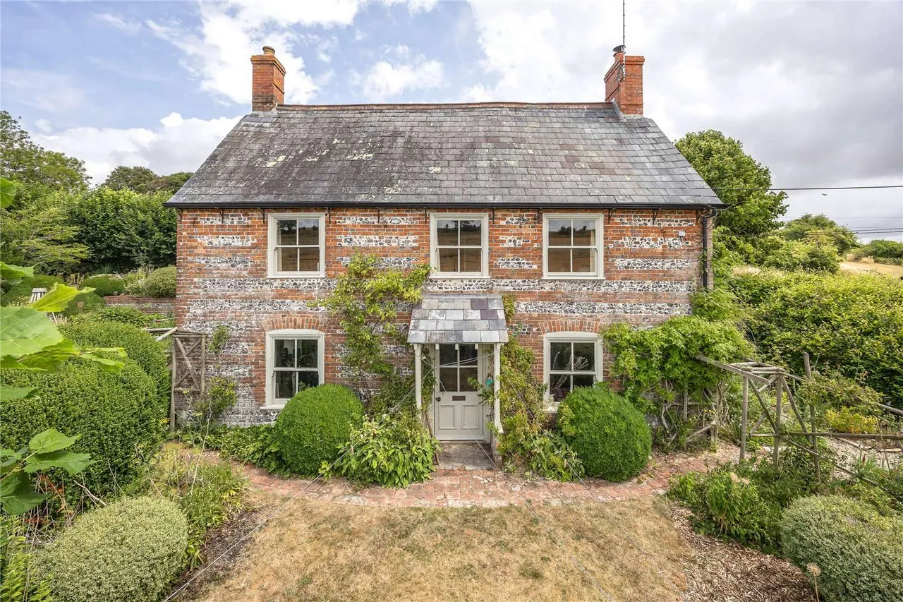 Stubhampton, Blandford Forum, DT11, photo 2