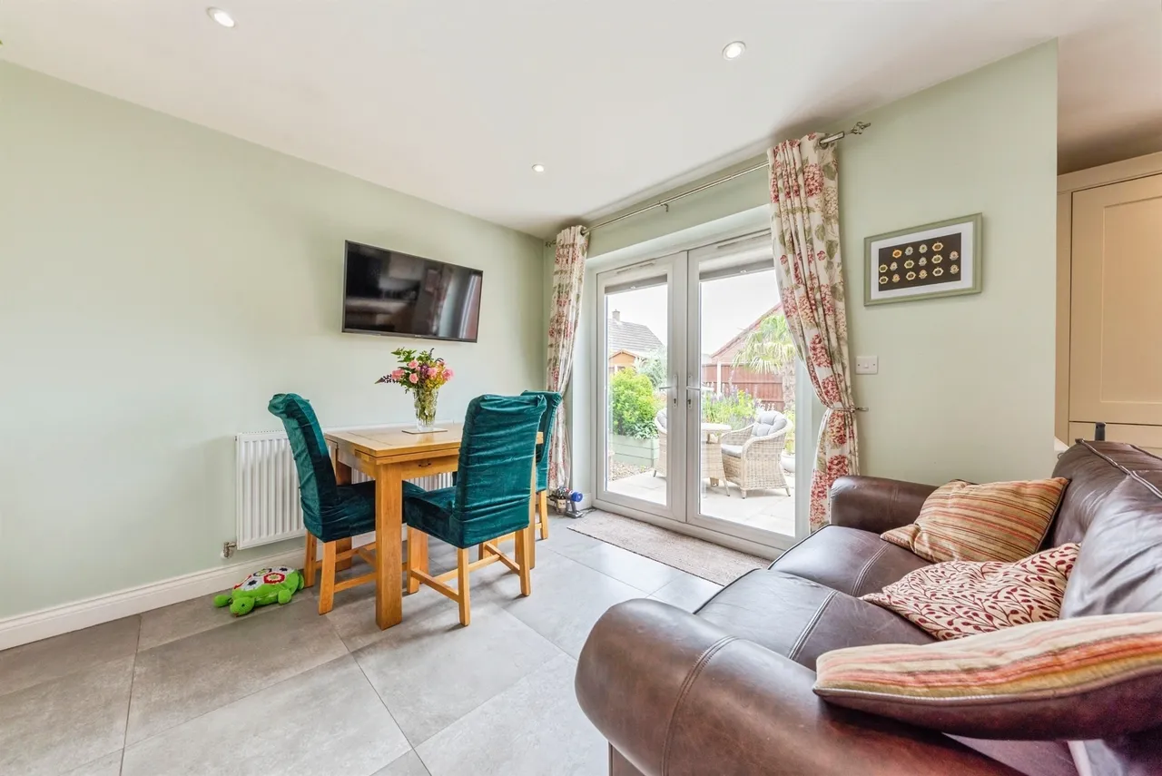 Randall Close, Newark, NG24, photo 8