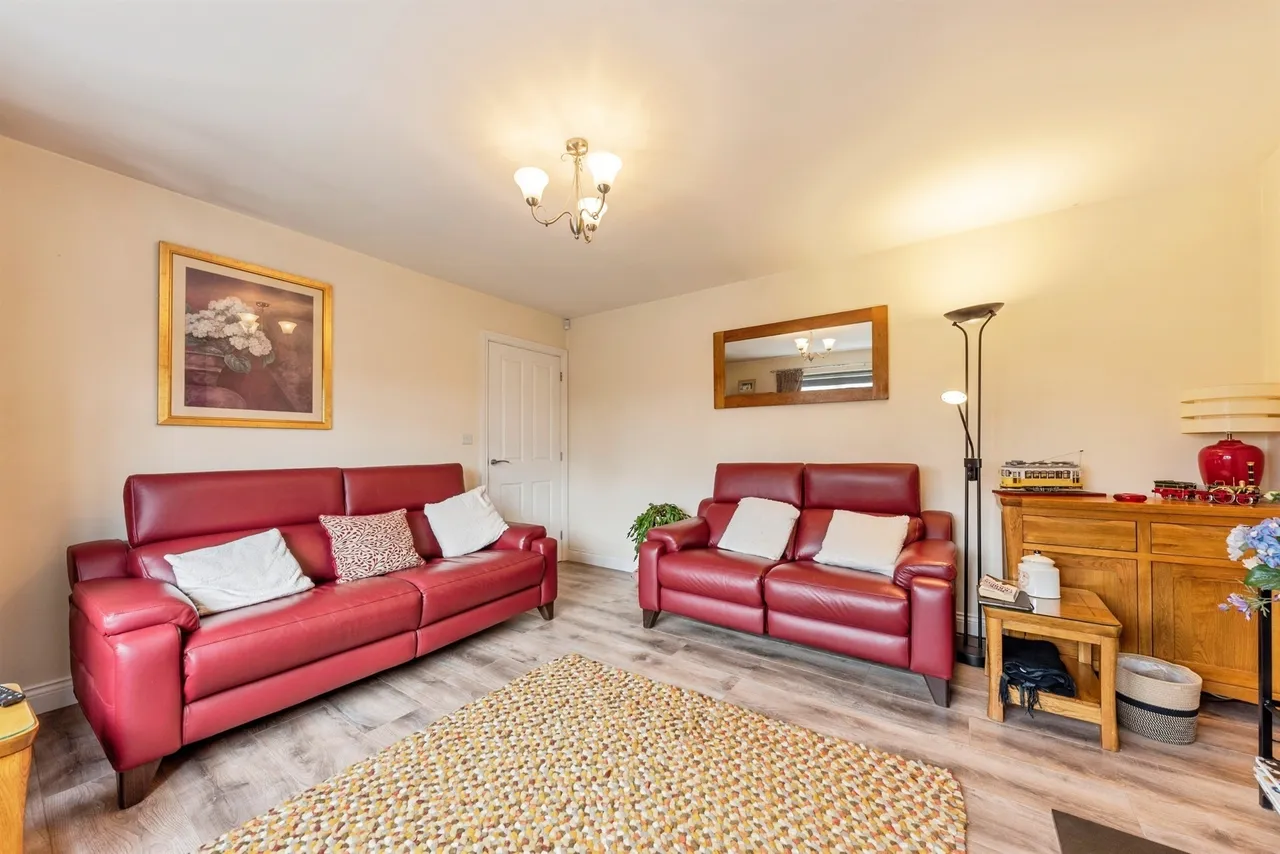 Randall Close, Newark, NG24, photo 5