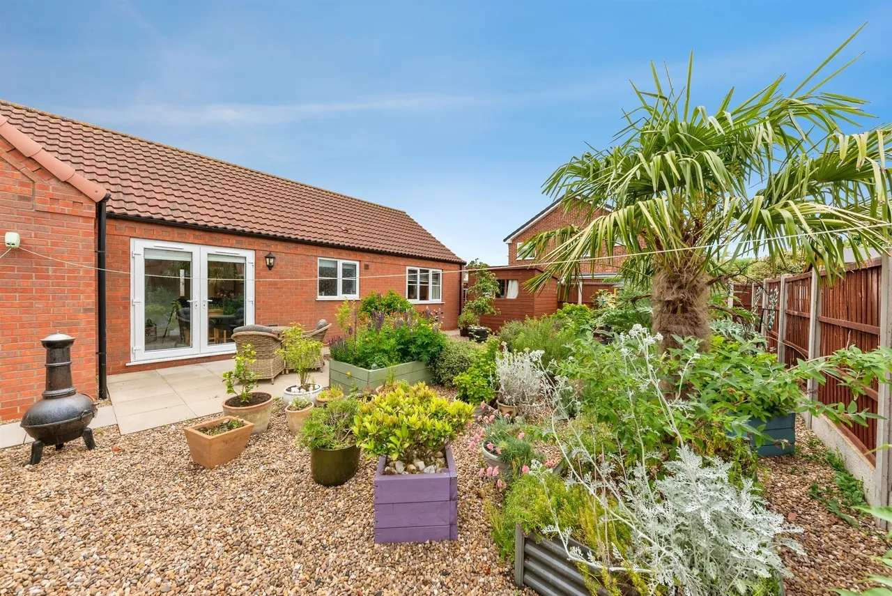 Randall Close, Newark, NG24, photo 16