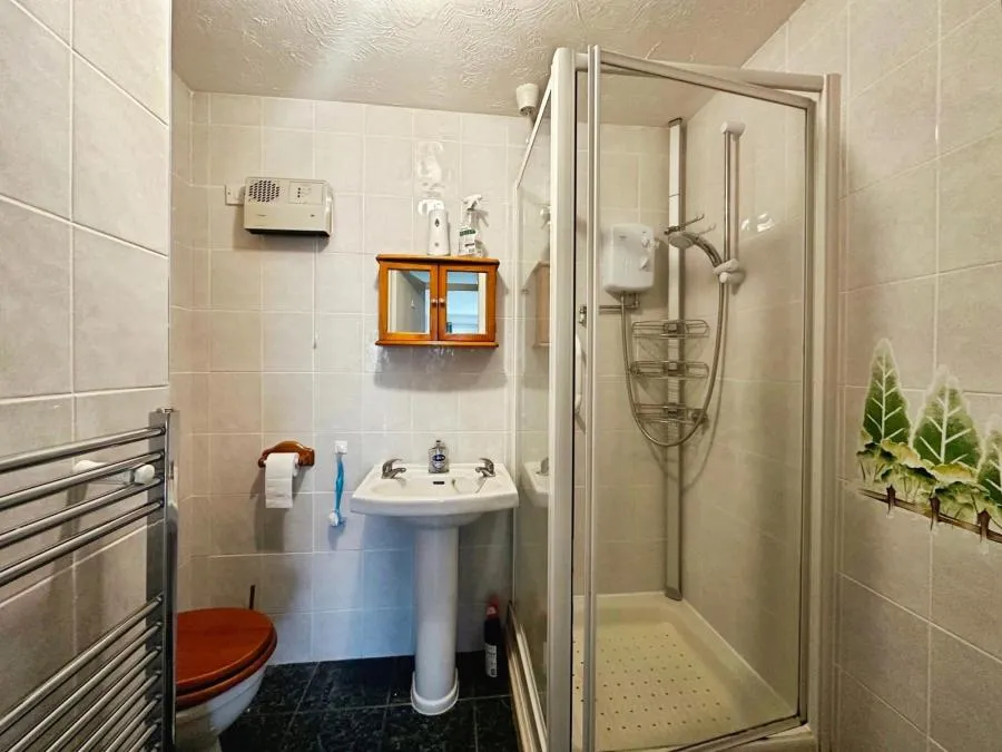 Headley Road East, Woodley, RG5, photo 6