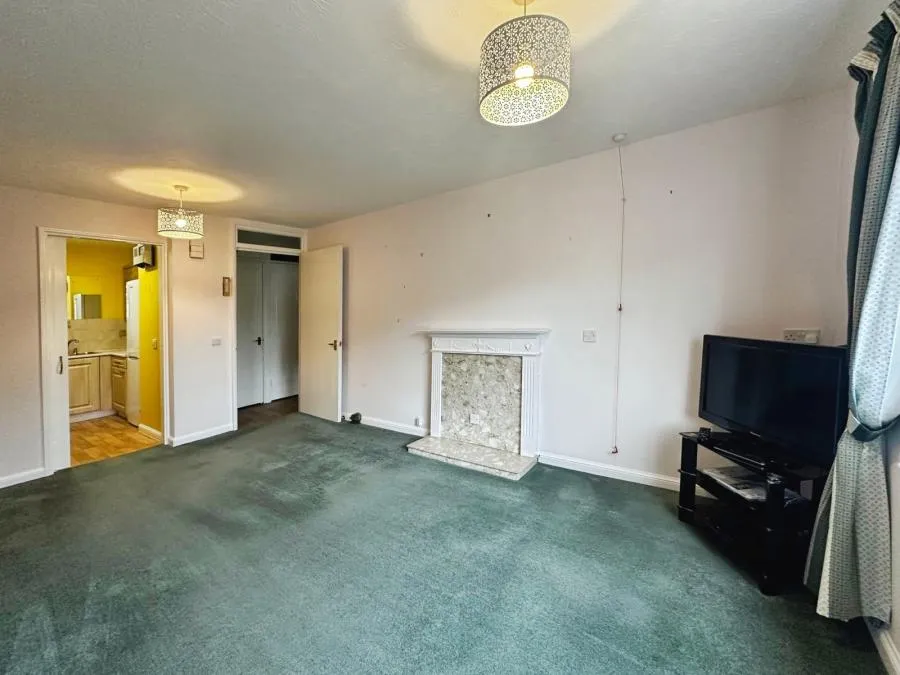 Headley Road East, Woodley, RG5, photo 2