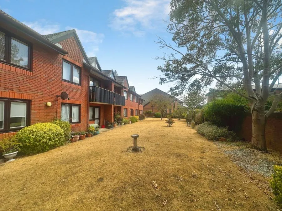Headley Road East, Woodley, RG5, photo 7