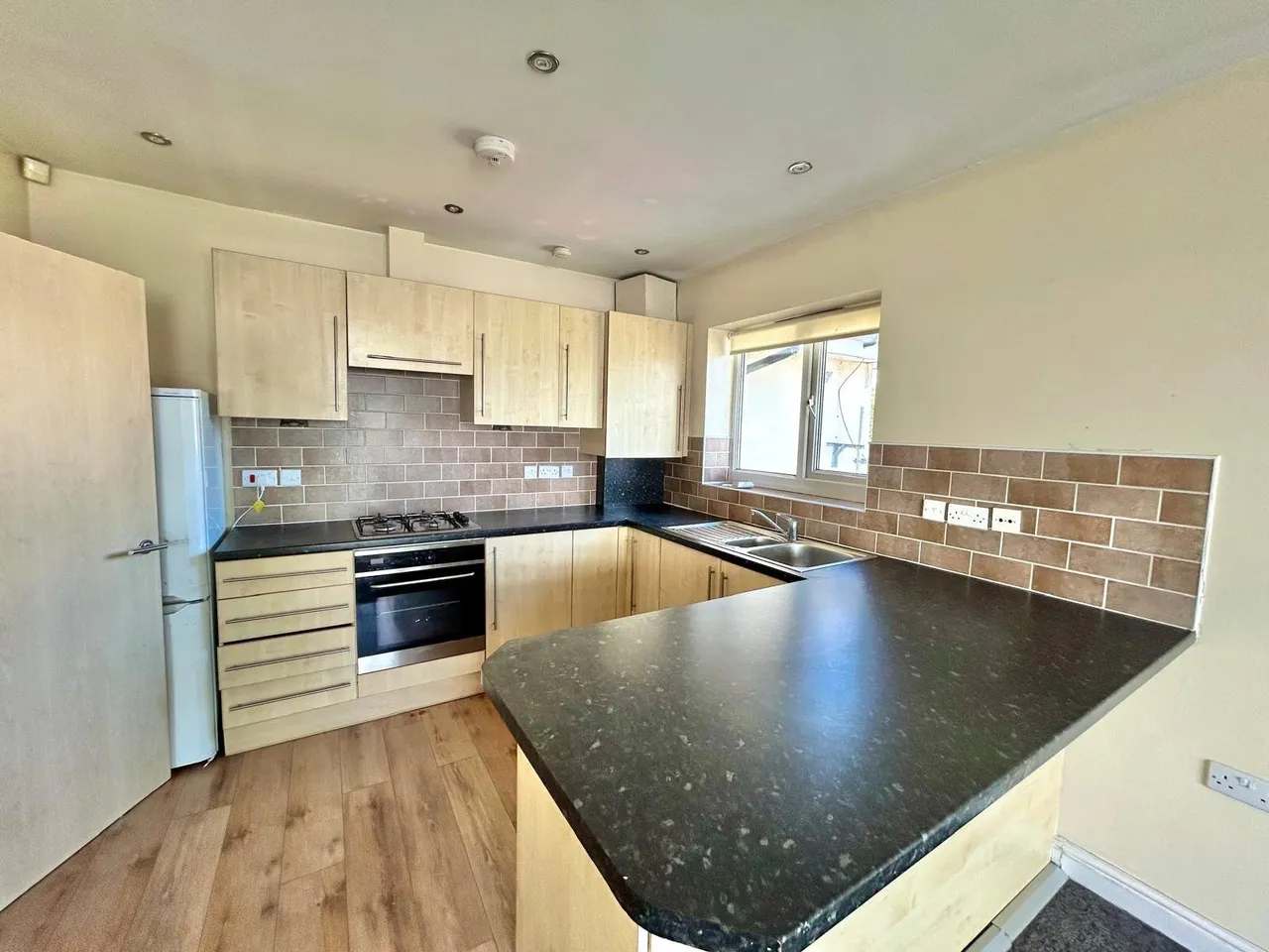 New Chester Road, Birkenhead, CH42, photo 2