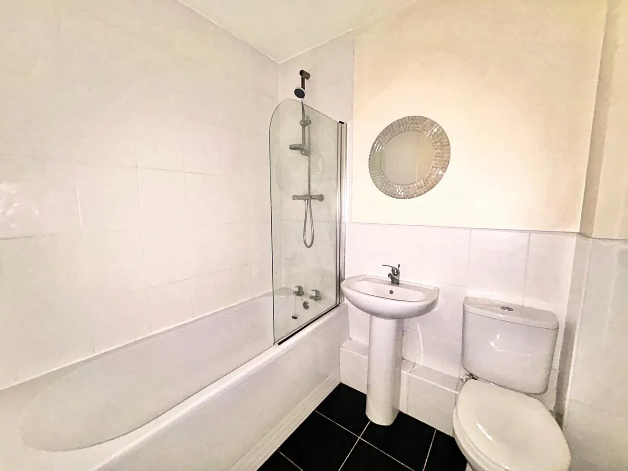 New Chester Road, Birkenhead, CH42, photo 7