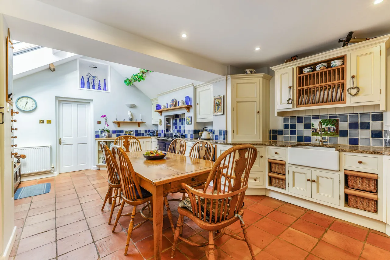 Well Lane, Bentworth, GU34, photo 5