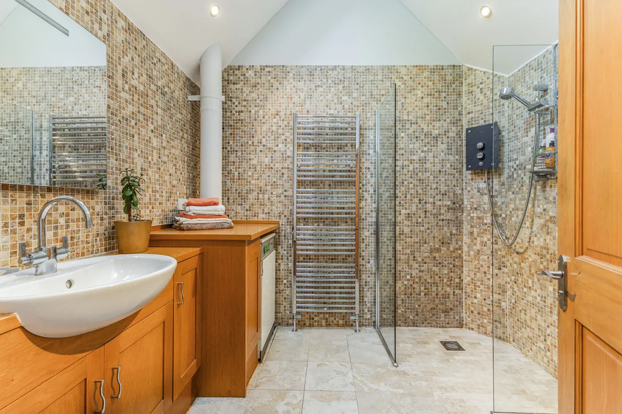 Well Lane, Bentworth, GU34, photo 9