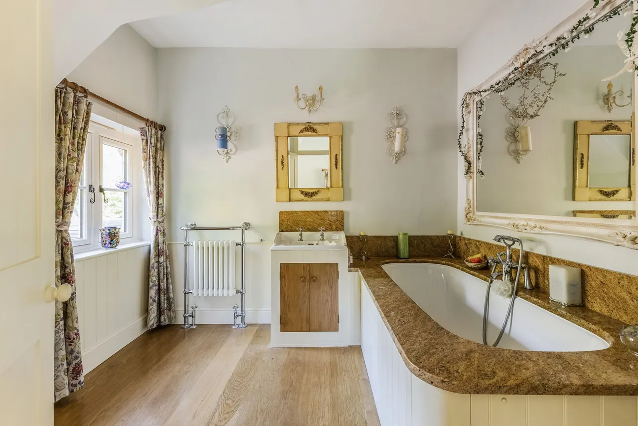 Well Lane, Bentworth, GU34, photo 10