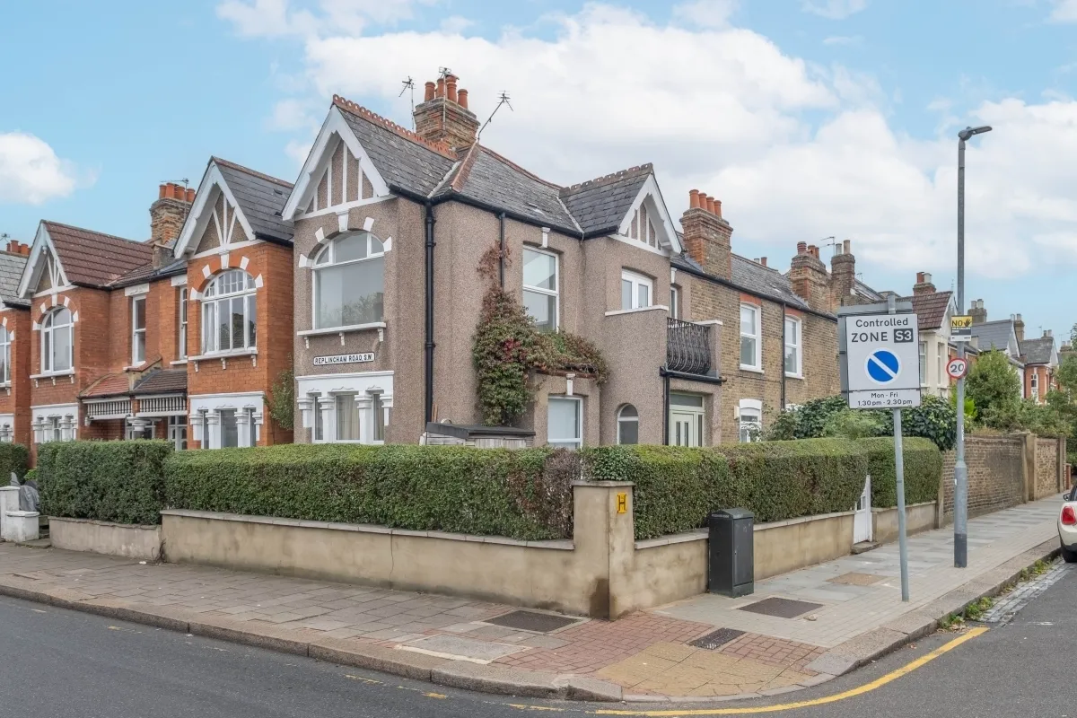 2 bed flat to rent, Replingham Road, London, SW18