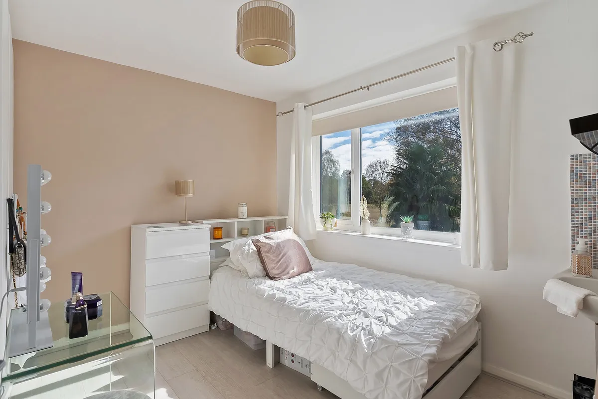 Sunbury-on-thames, TW16, photo 9