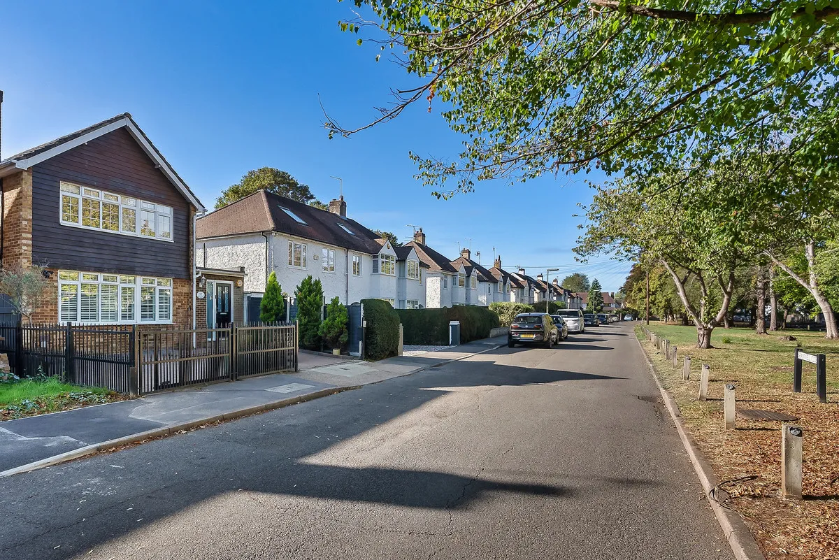 Sunbury-on-thames, TW16, photo 28
