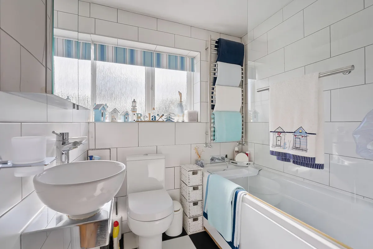 Sunbury-on-thames, TW16, photo 11