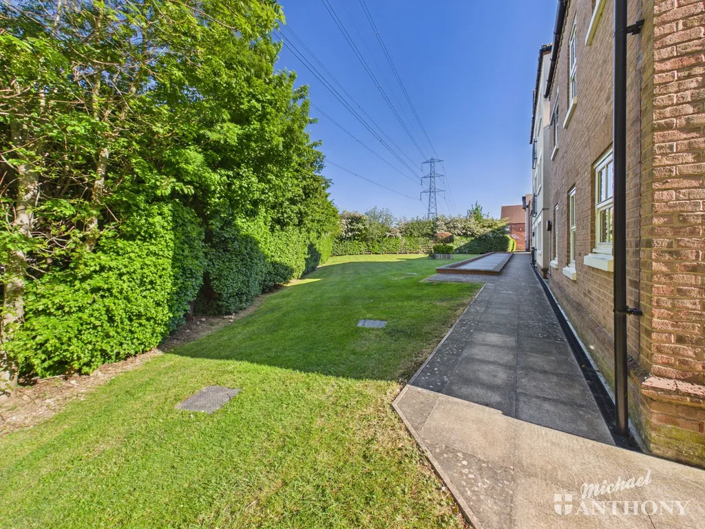 Pine Street, Aylesbury, HP19, photo 13
