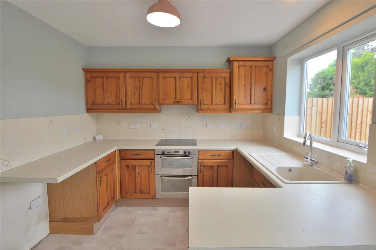 Field Lane, Oldswinford, Stourbridge, DY8 2JQ, photo 4