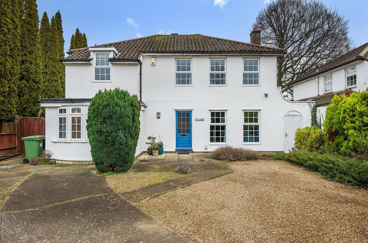 4 bed house for sale — Beverley Close, Ewell, KT17 3HB