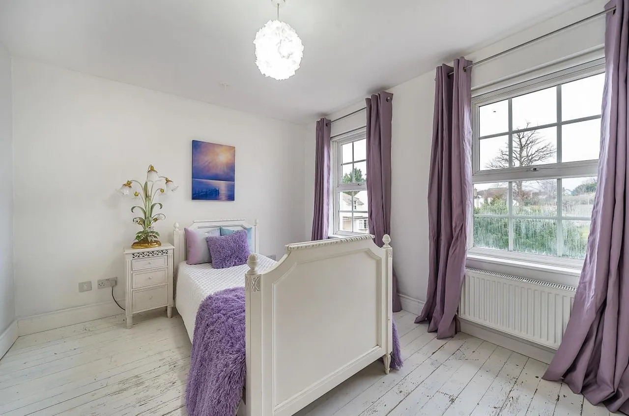 Beverley Close, Ewell, KT17 3HB, photo 6