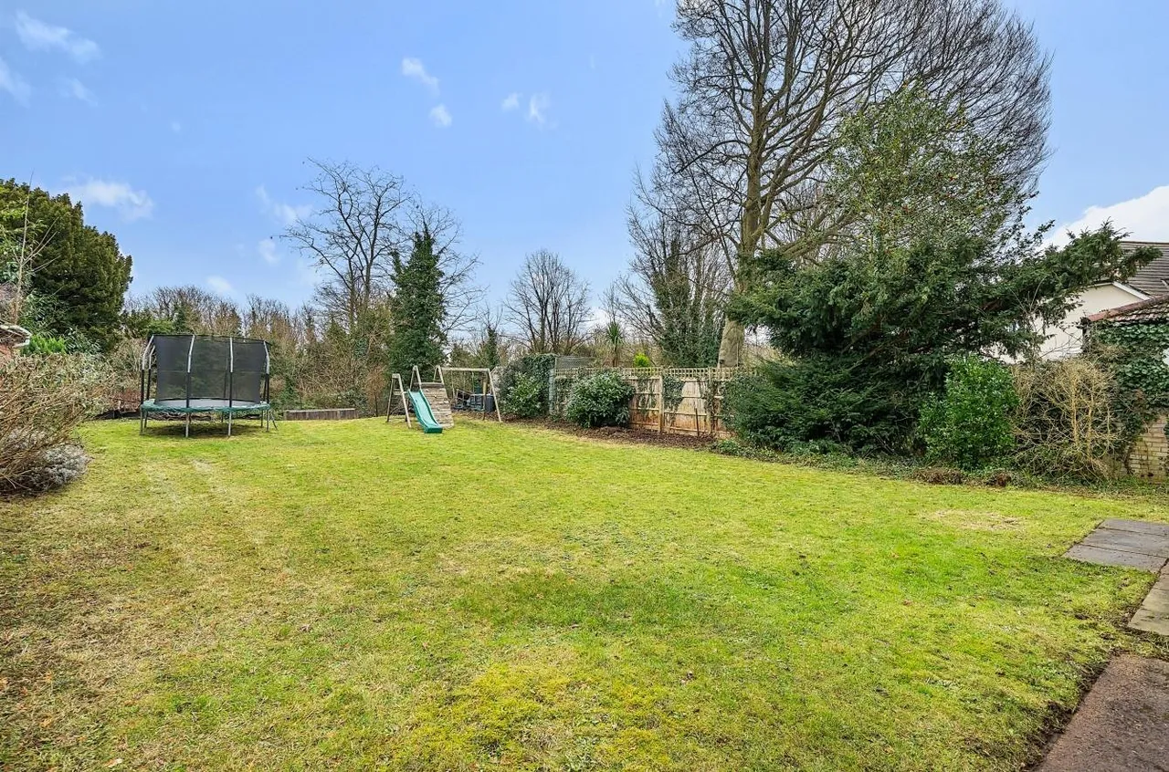 Beverley Close, Ewell, KT17 3HB, photo 9