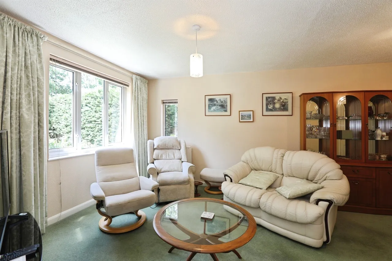 St. Agnes Road, East Grinstead, RH19, photo 14