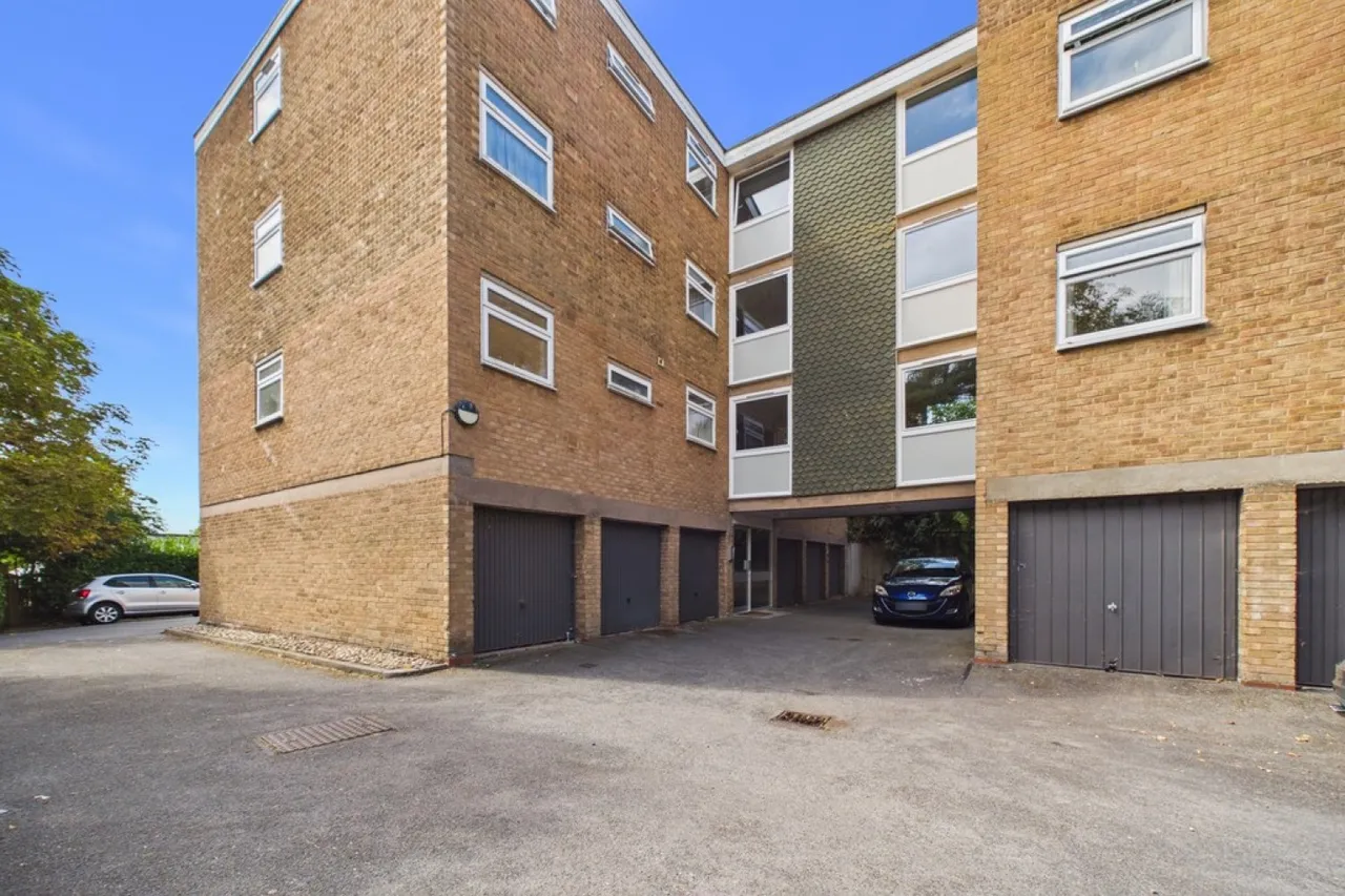 Milverton Court, Milverton Hill, Leamington Spa, photo 12