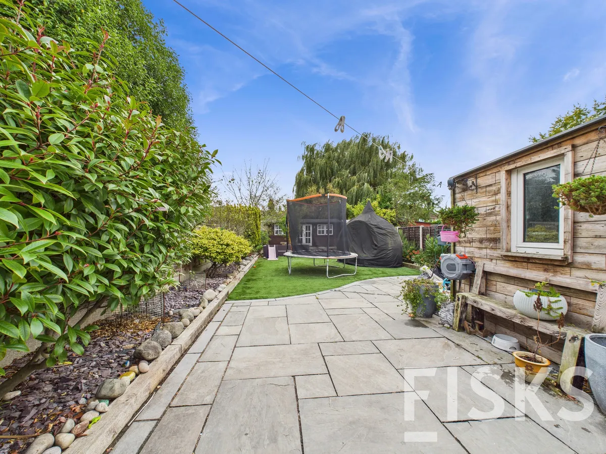 2 bed house for sale, Church Road, Benfleet, SS7