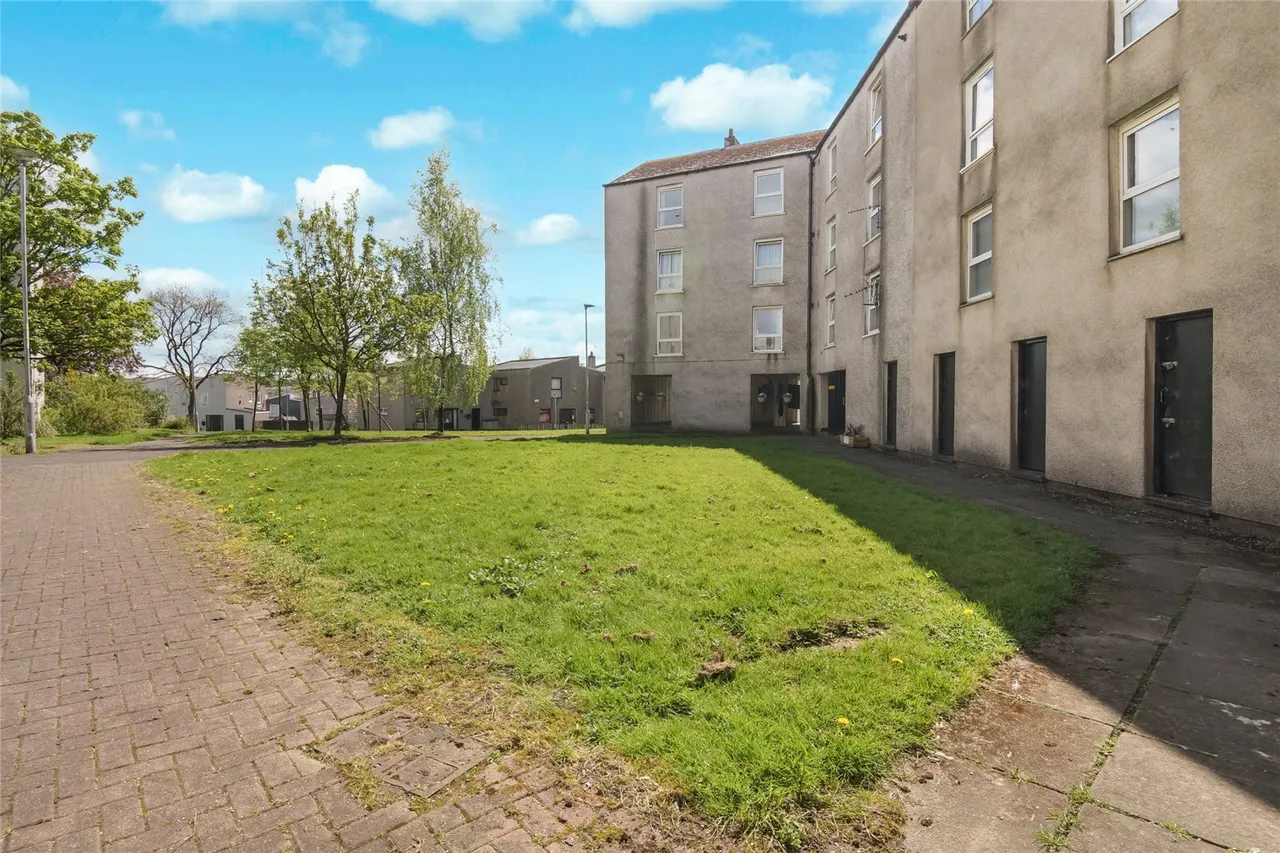 Ellisland Road, Cumbernauld, Glasgow, North Lanarkshire, G67, photo 16