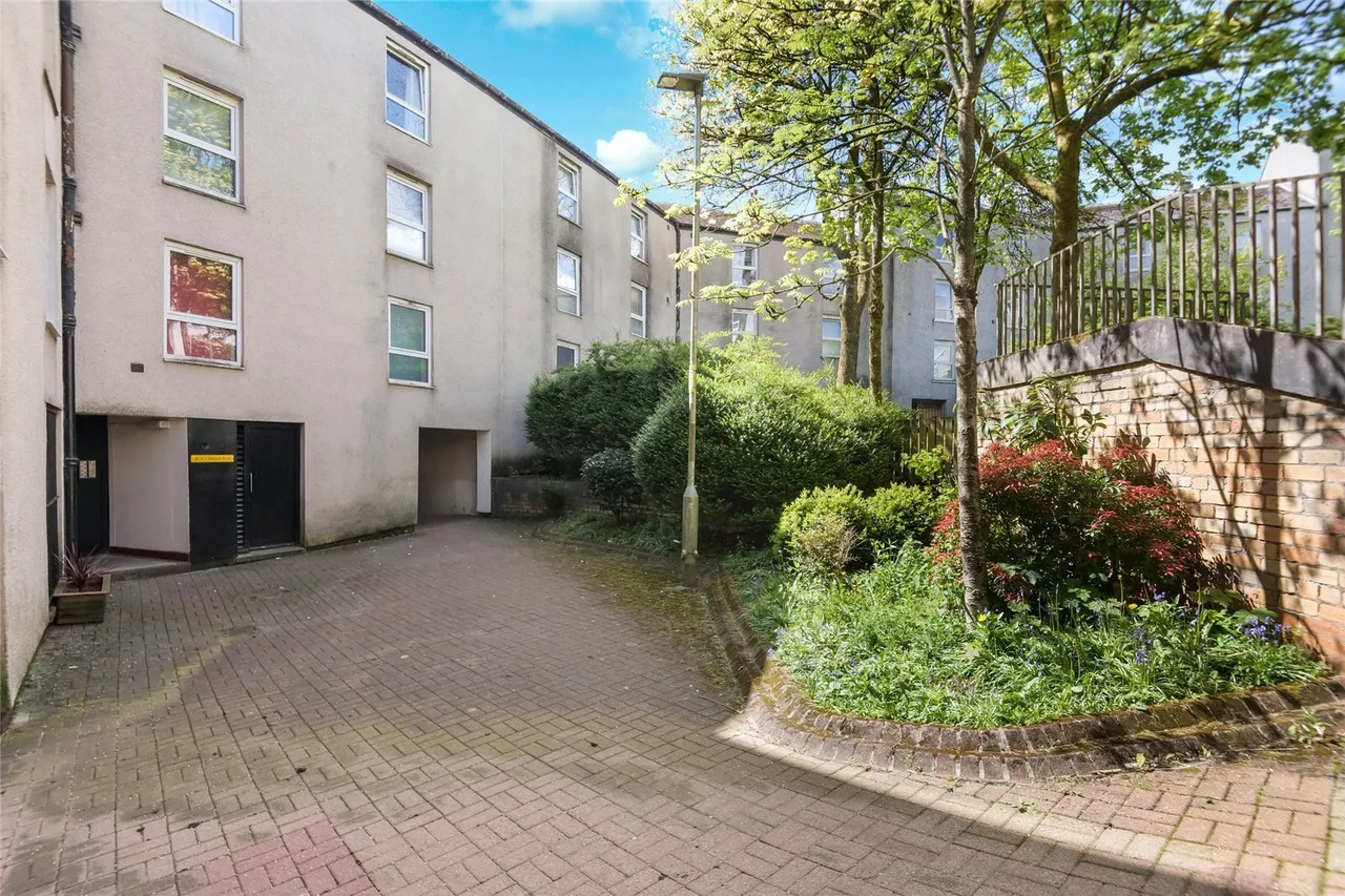 Ellisland Road, Cumbernauld, Glasgow, North Lanarkshire, G67, photo 19
