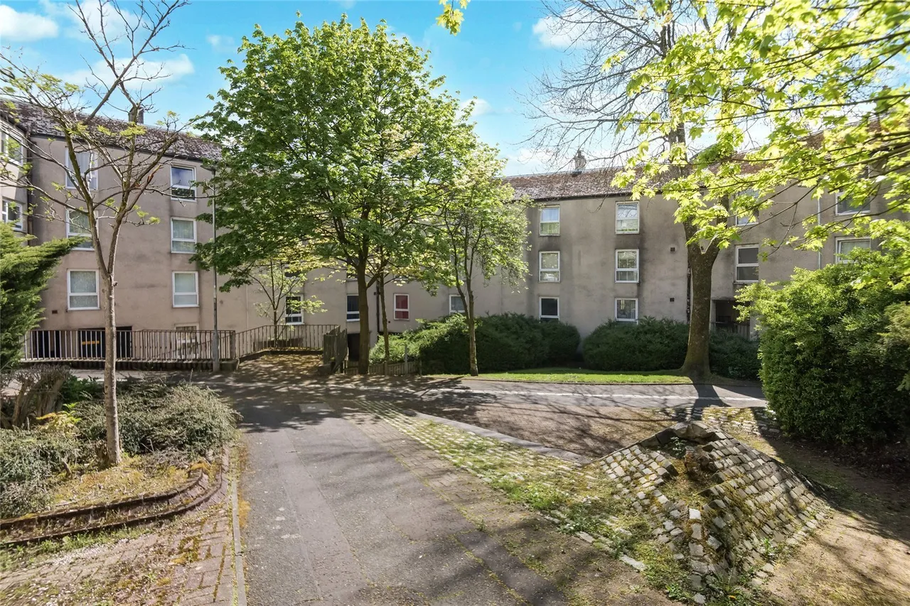 Ellisland Road, Cumbernauld, Glasgow, North Lanarkshire, G67, photo 20