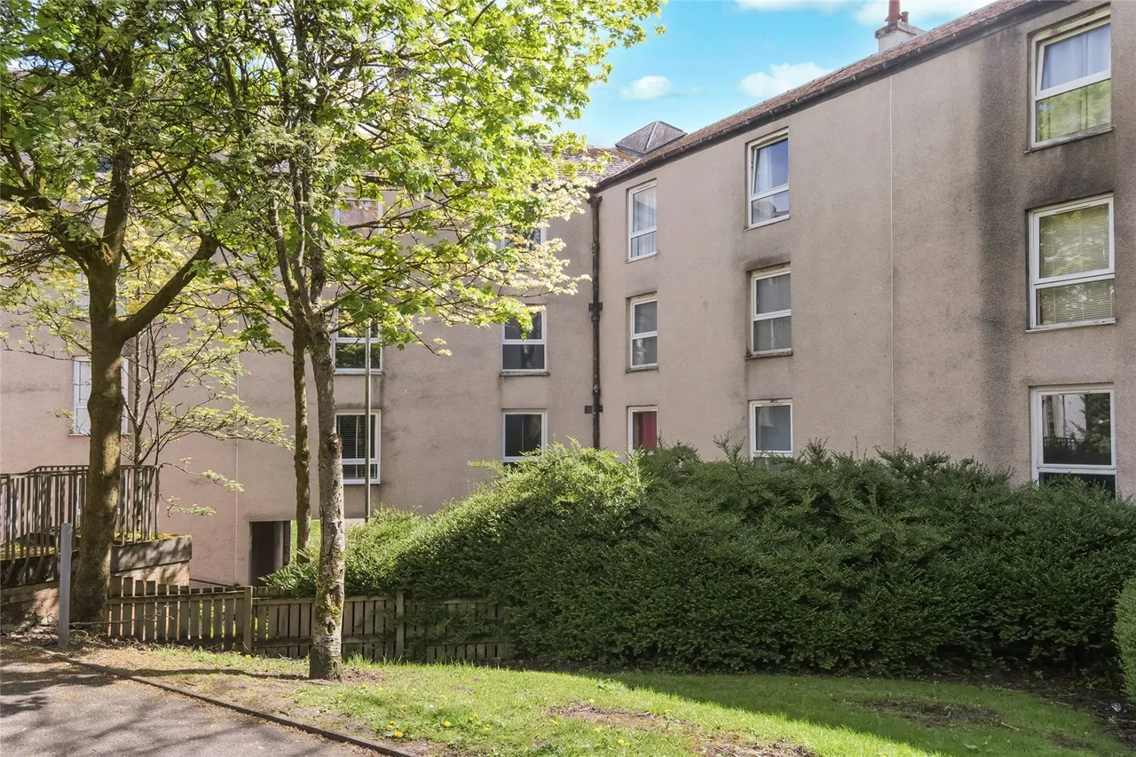 Ellisland Road, Cumbernauld, Glasgow, North Lanarkshire, G67, photo 15
