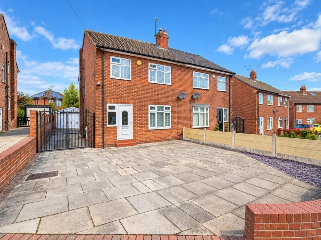 3 bed house for sale, Kirkdale Gardens, Leeds, LS12