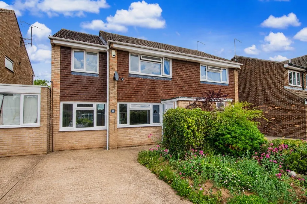 3 bed house for sale, Rides Court, Moulton