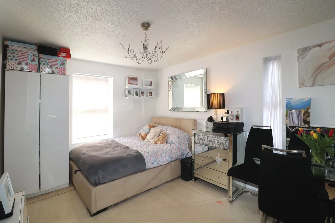 Millford, Woking, GU21, photo 3