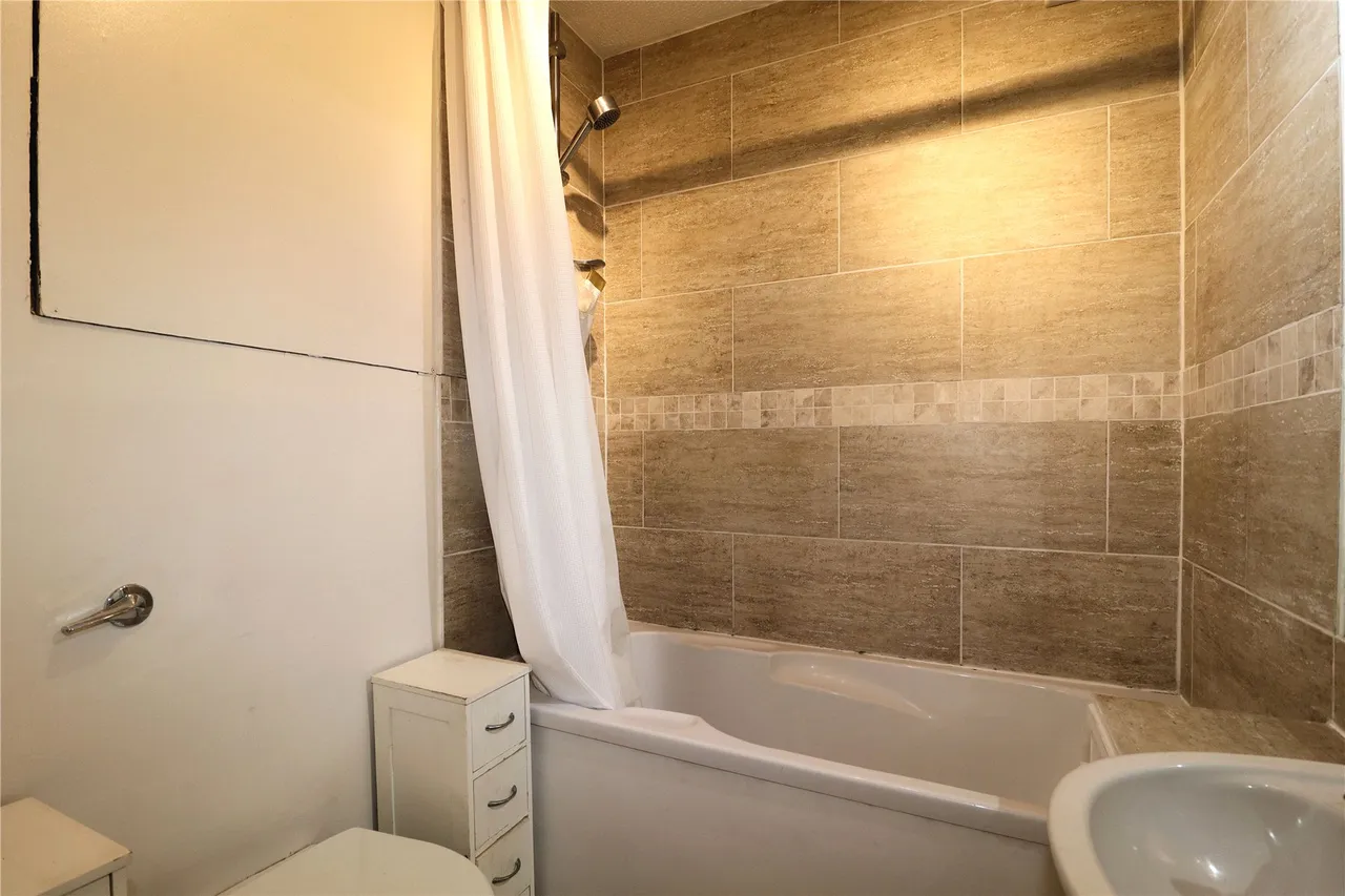 Millford, Woking, GU21, photo 5