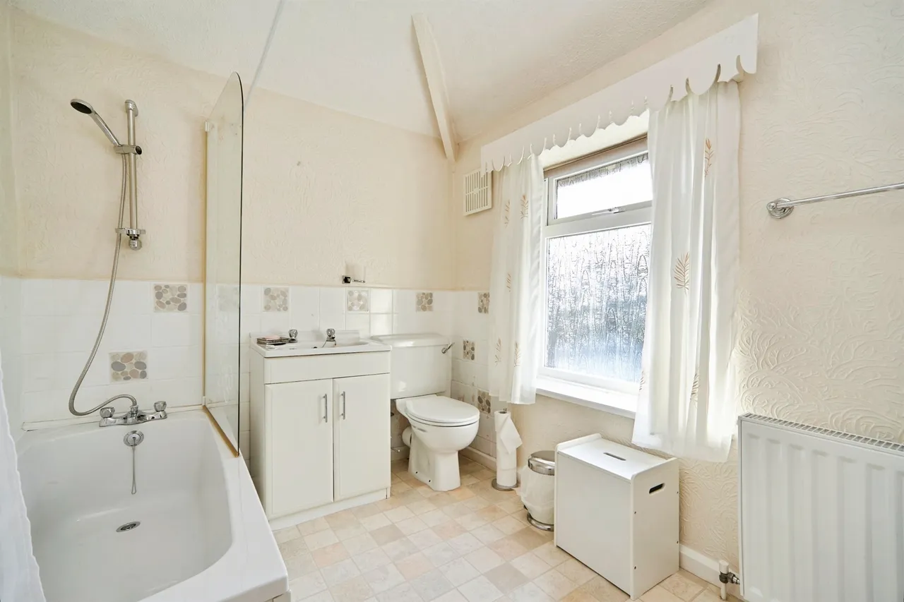 Hawthorn Avenue, Yeadon, Leeds, photo 10