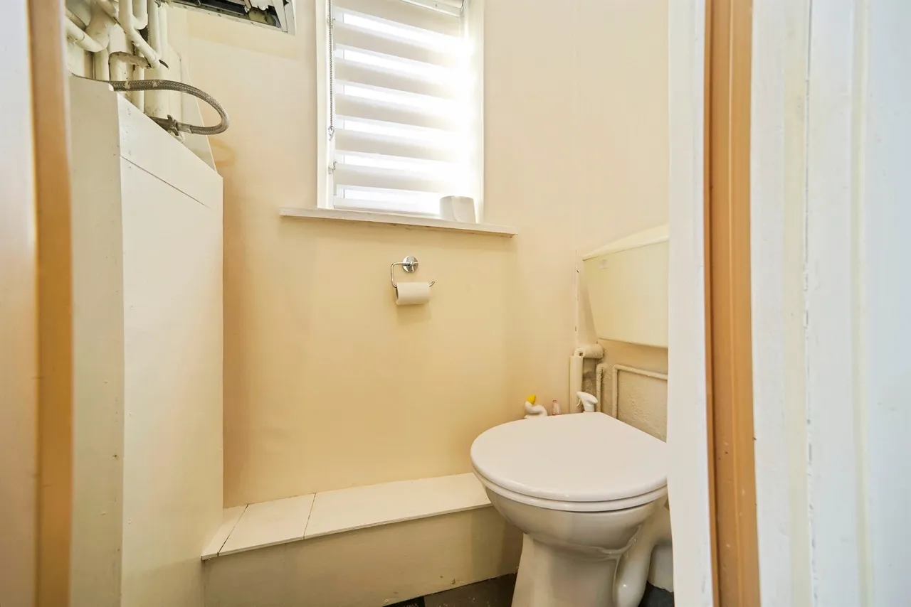 Hawthorn Avenue, Yeadon, Leeds, photo 9