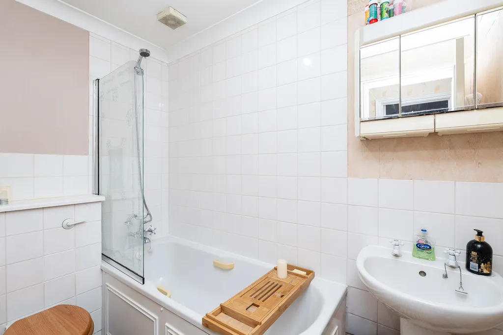 Middle Street, Brockham, RH3, photo 9