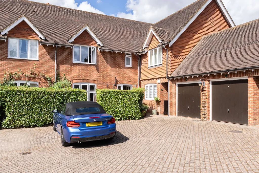 Middle Street, Brockham, RH3, photo 13