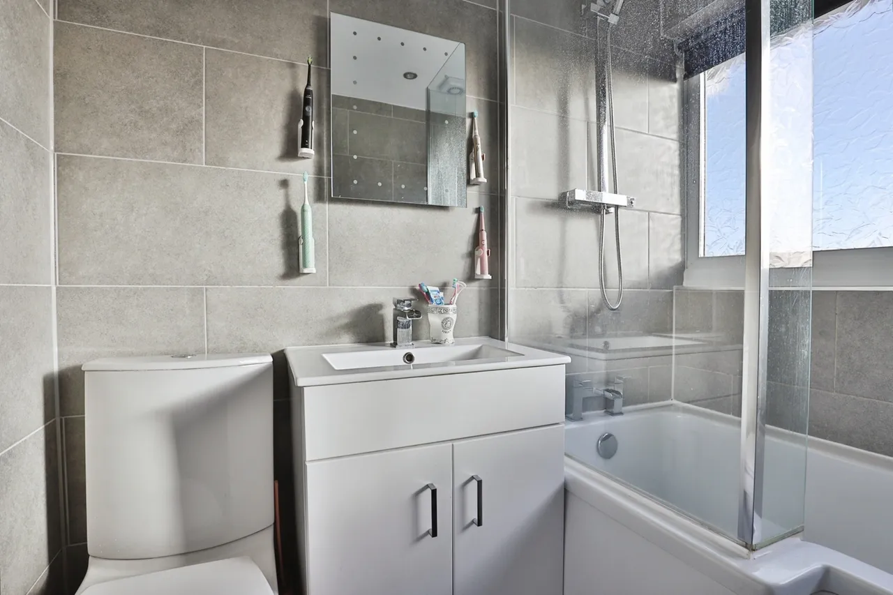 Heathfield Road, West Moors, BH22, photo 16