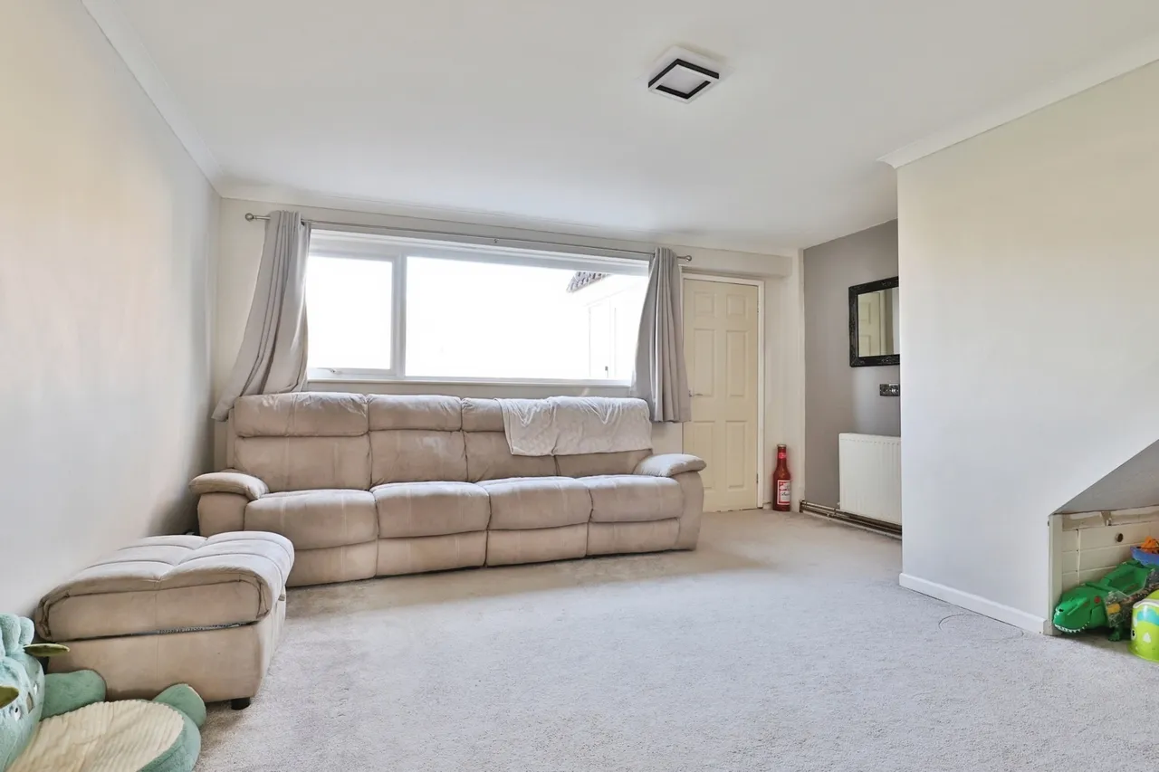 Heathfield Road, West Moors, BH22, photo 6
