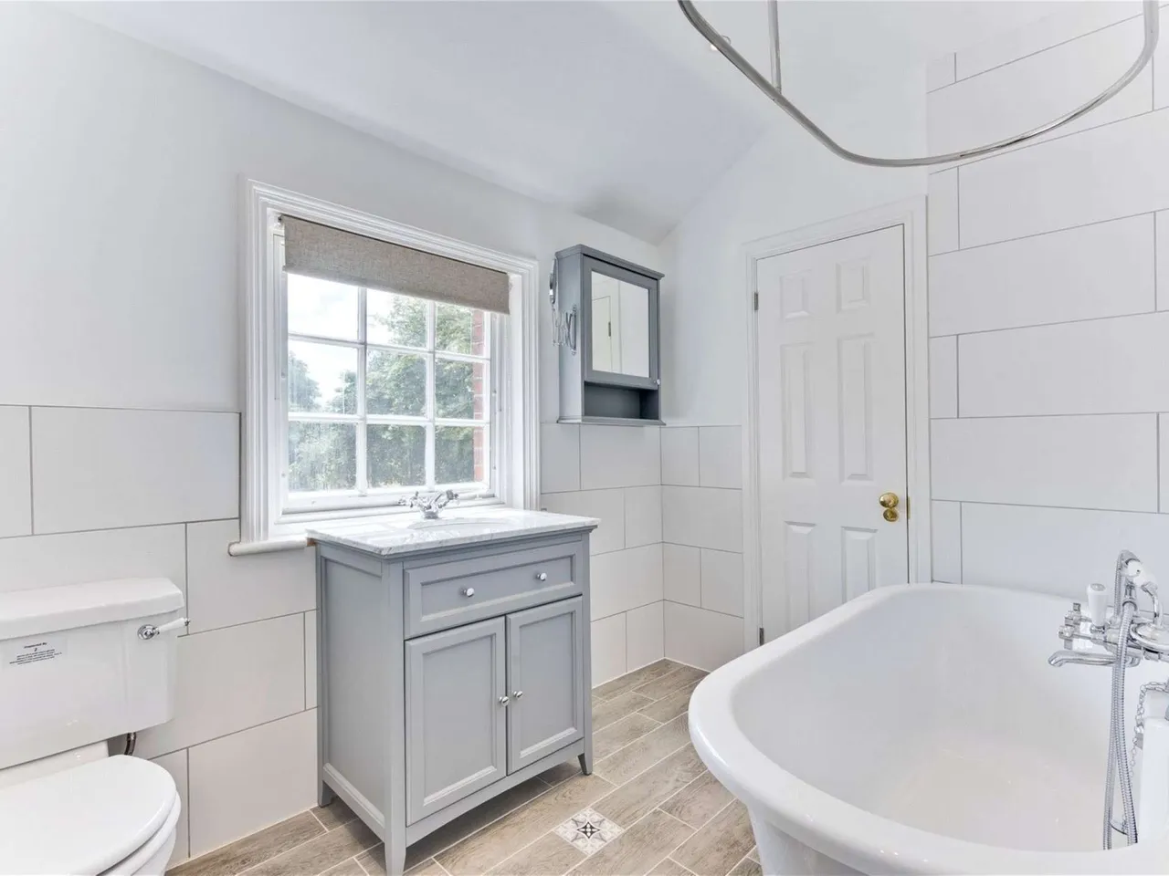 Old Chestnut Avenue, Claremont Park, KT10, photo 6