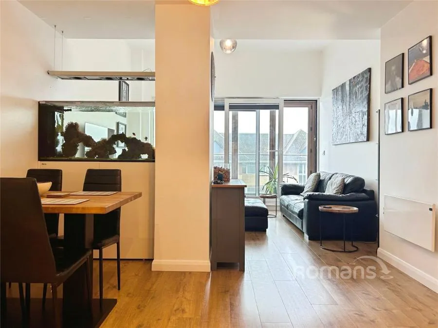 Farnborough Road, Farnborough, GU14, photo 6