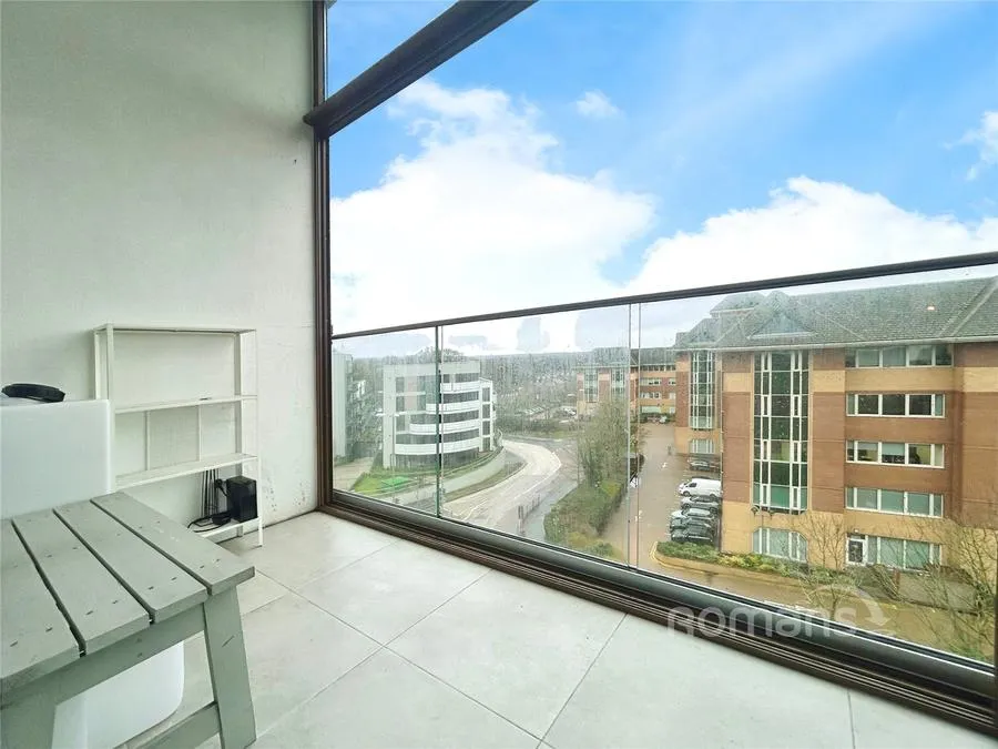 2 bed flat for sale, Farnborough Road, Farnborough, GU14