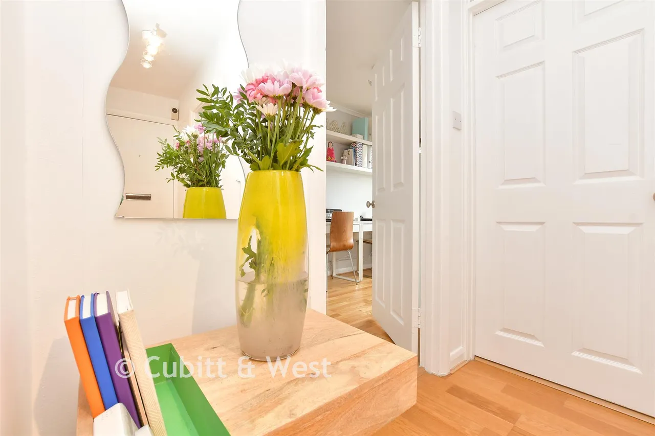 Ross Road, Wallington, SM6, photo 8